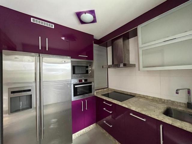 Piso en venta en Santiago de Compostela photo 0