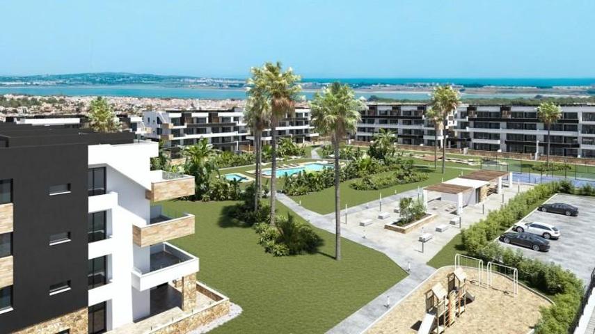 Apartamento en venta en Torrevieja, La Siesta - El Salado - Torreta photo 0