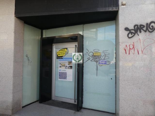 Local comercial en venta en San Sebastián de los Reyes, Avda. Colmenar photo 0