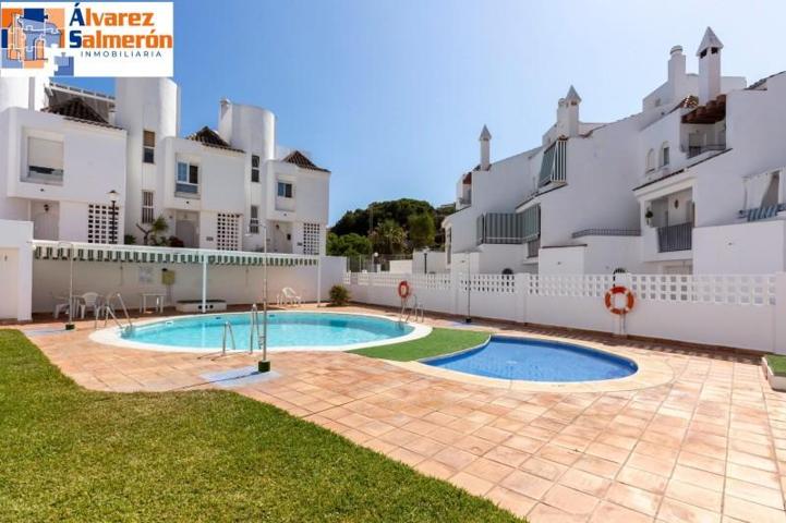 Adosada en venta en Almuñécar, Almuñécar - Velilla - Taramay photo 0