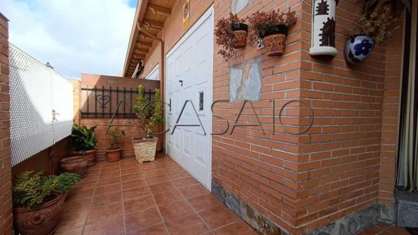 Chalet en venta en Ugena photo 0