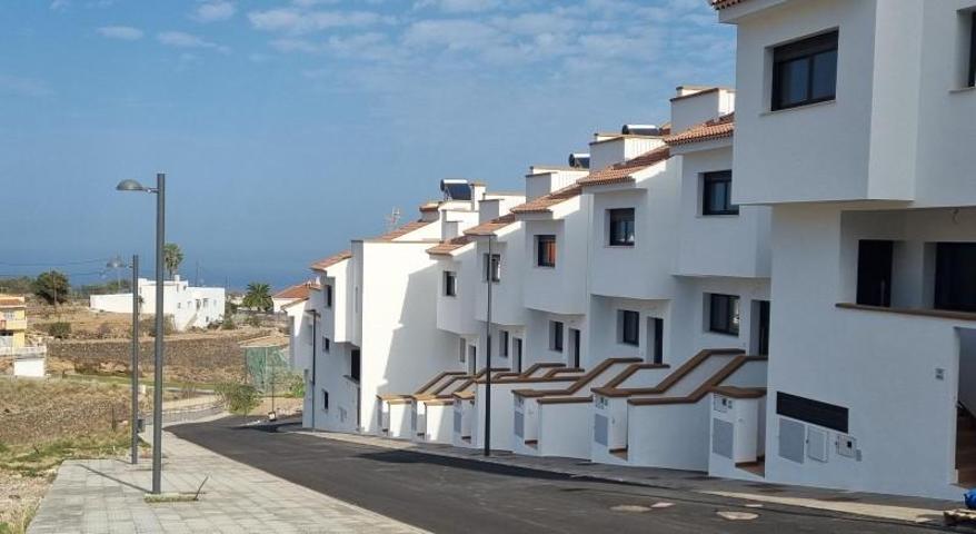 Adosada en venta en Los Realejos, Realejo Bajo photo 0