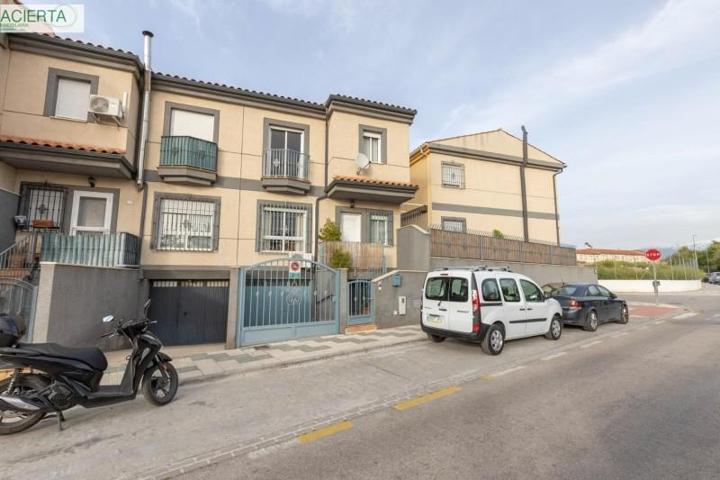 Adosada en venta en Maracena, Zona metropolitana photo 0