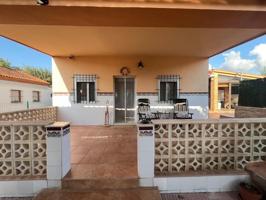 Chalet en venta en Gandia, Urbanizaciones photo 0