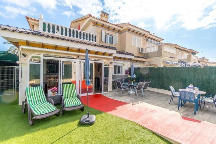 Adosada en venta en Orihuela, Baix Segura photo 0