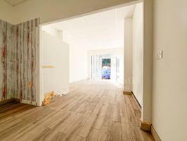 Local comercial en venta en Denia photo 0