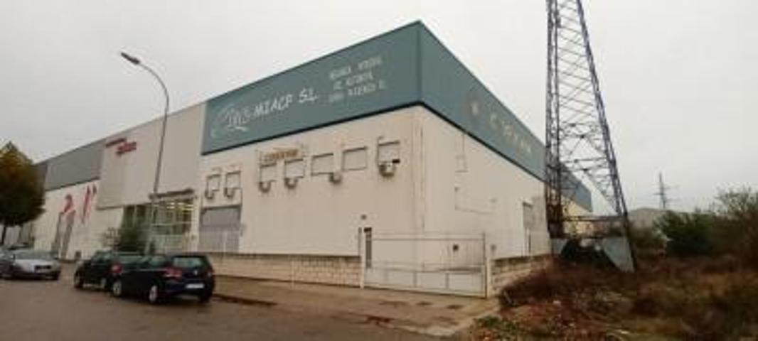Nave industrial en venta en Plasencia, Avenida de Alemania, 10600 photo 0