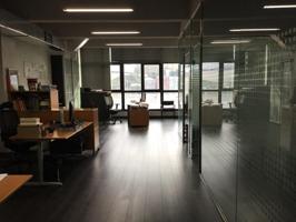 Local comercial en venta en Bilbao, Deusto photo 0