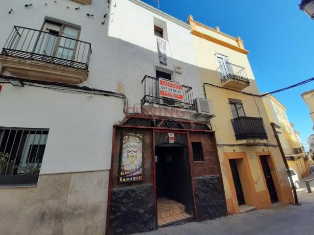 Edificio en venta en Cáceres, Plaza Mayor photo 0
