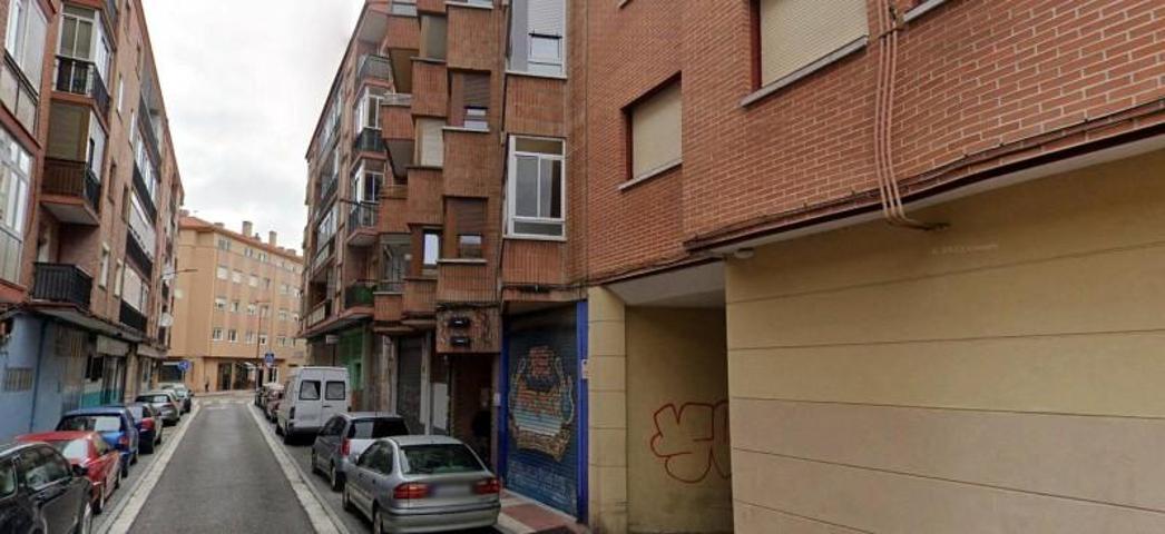 Local comercial en venta en Valladolid, Delicias photo 0