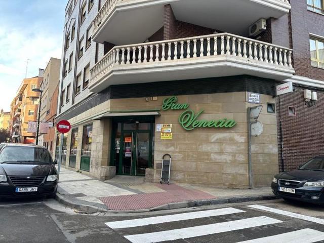 Local comercial en venta en Zaragoza, Torrero photo 0