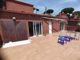 Casa en venta en Dosrius, Can Massuet del Far photo 0