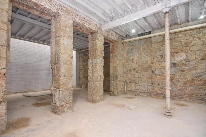 Local comercial en venta en A Coruña, Avenida de Oza photo 0