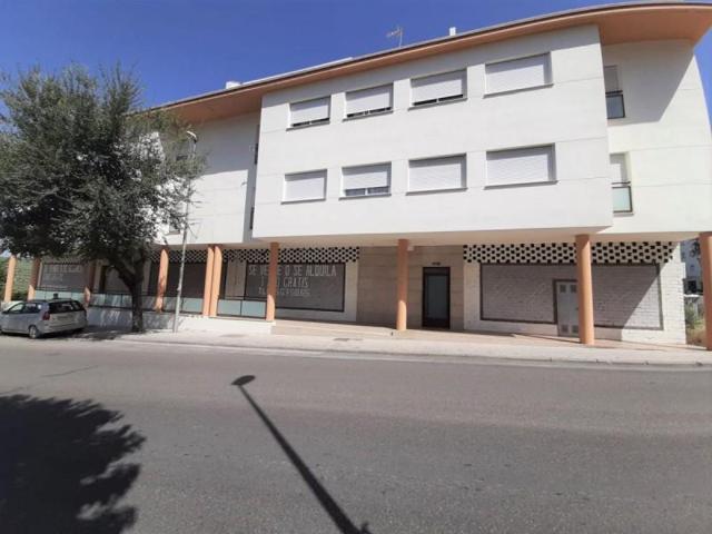 Local comercial en venta en Cazorla, Cazorla photo 0