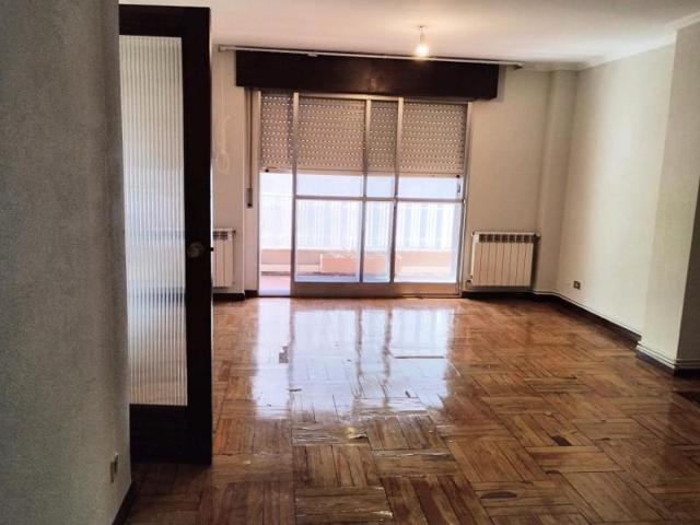 Piso en venta en Vigo, Corte Inglés photo 0