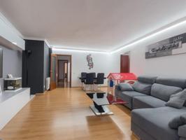 Aticos en venta en Vilafranca del Penedès photo 0