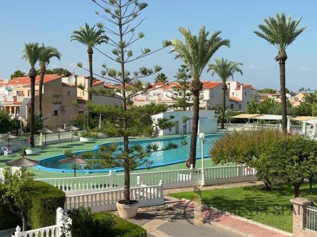 Chalet en venta en Torrevieja photo 0