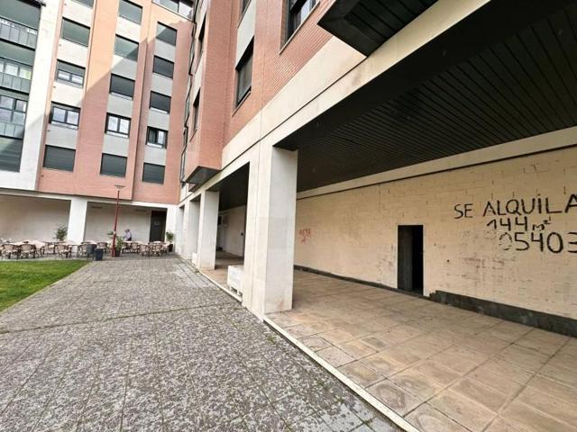 Local comercial en venta en Valladolid, VILLA DEL PRADO photo 0