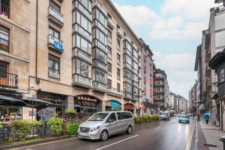 Piso en venta en Oviedo, Antiguo photo 0