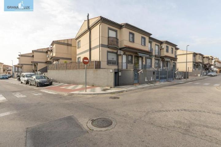 Adosada en venta en Maracena, Zona metropolitana photo 0