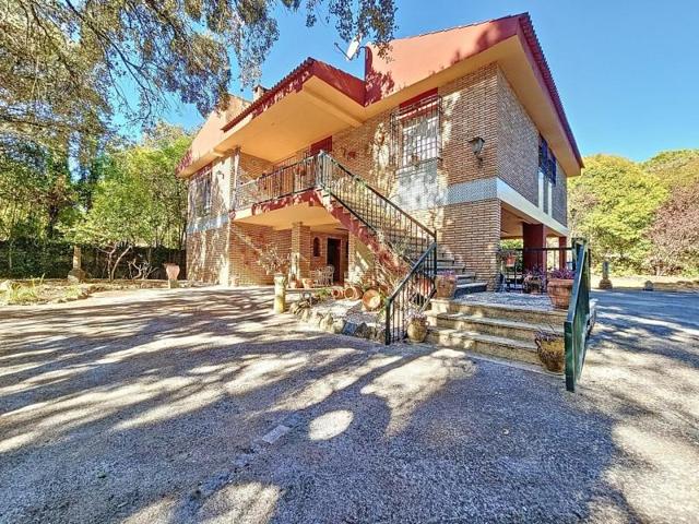 Chalet en venta en Córdoba, Trassierra photo 0