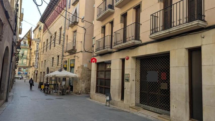 Local comercial en venta en Tortosa, Casc àntic photo 0