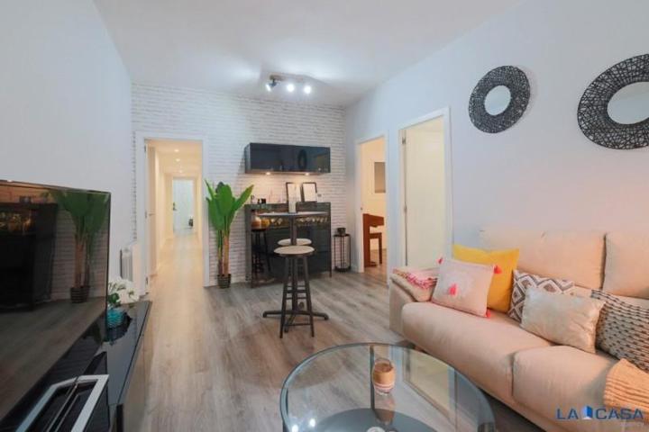 Piso en venta en L'Hospitalet de Llobregat, Santa Eulalia photo 0