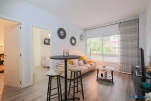 Piso en venta en L'Hospitalet de Llobregat, Santa Eulalia photo 0