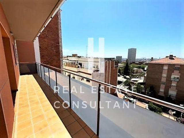 Piso en venta en Santa Coloma de Gramenet, Carrer de Santiago Rusiñol, 08924 photo 0