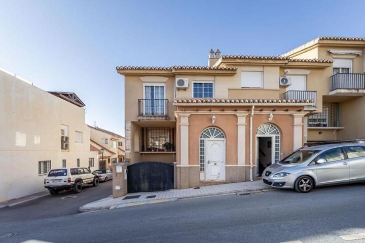 Casa en venta en Huétor Vega, Zona metropolitana photo 0