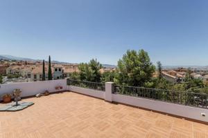 Casa en venta en Granada, Bola de oro photo 0