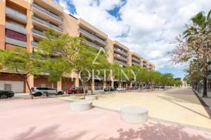 Piso en venta en Reus, Mestral photo 0