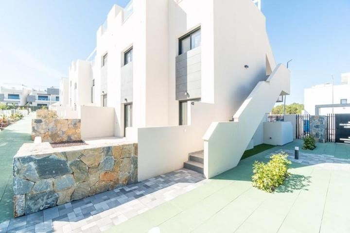 Apartamento en venta en Torrevieja, Los Balcones photo 0