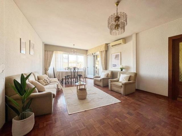 Piso en venta en Huesca photo 0