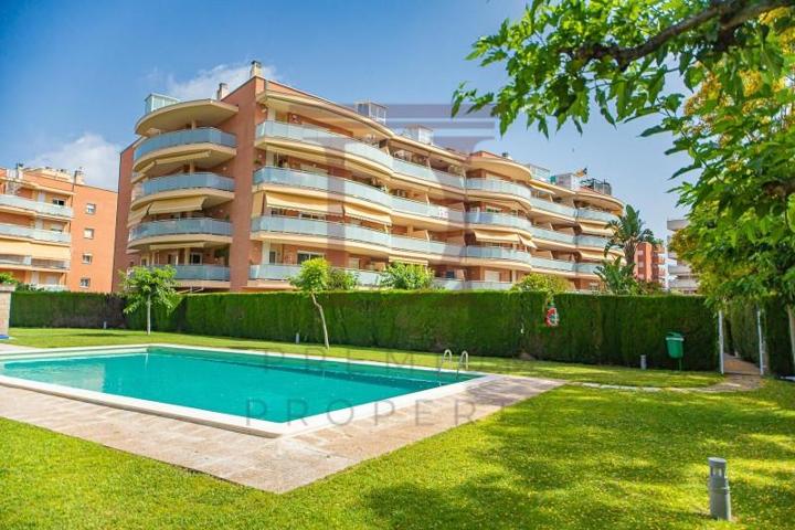 Apartamento en venta en Salou, Barenys photo 0