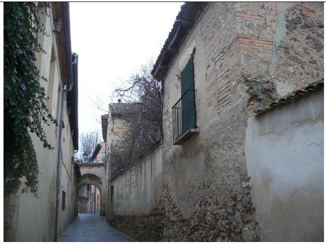 Edificio en venta en Segovia, Casco antiguo photo 0