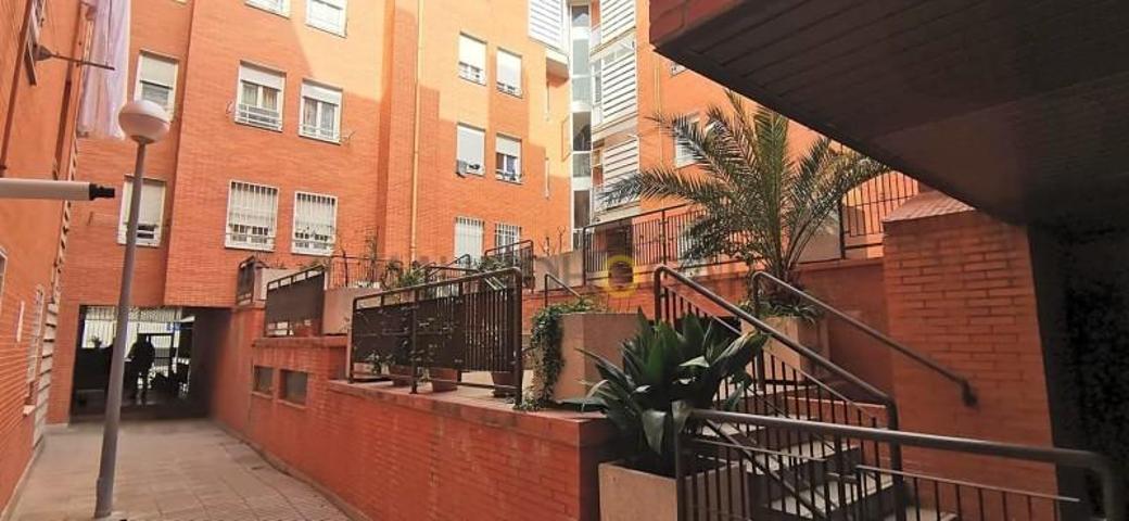 Piso en venta en Madrid, Calle de Matilde Landa, 28029 photo 0