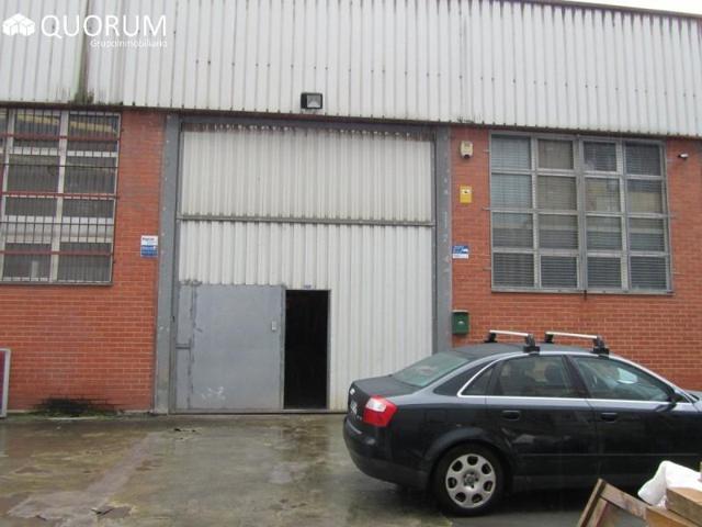 Nave industrial en venta en Basauri, Artunduaga photo 0