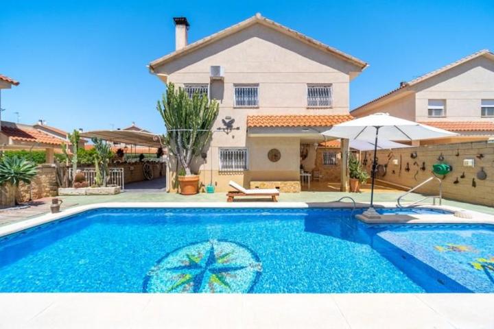 Chalet en venta en Monforte del Cid, Orito photo 0