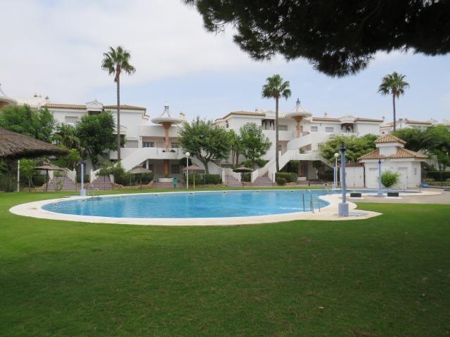 Apartamento en venta en Chiclana de la Frontera, Novo sancti petri photo 0