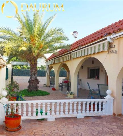 Casa en venta en La Marina, El oasis photo 0