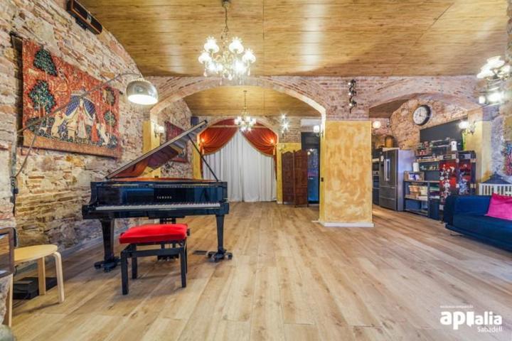 Local comercial en venta en Barcelona, Sant Antoni photo 0