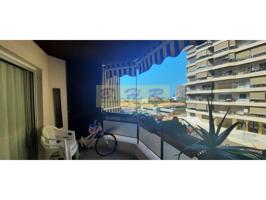 Apartamento en venta en Arona, Los Cristianos Centro photo 0