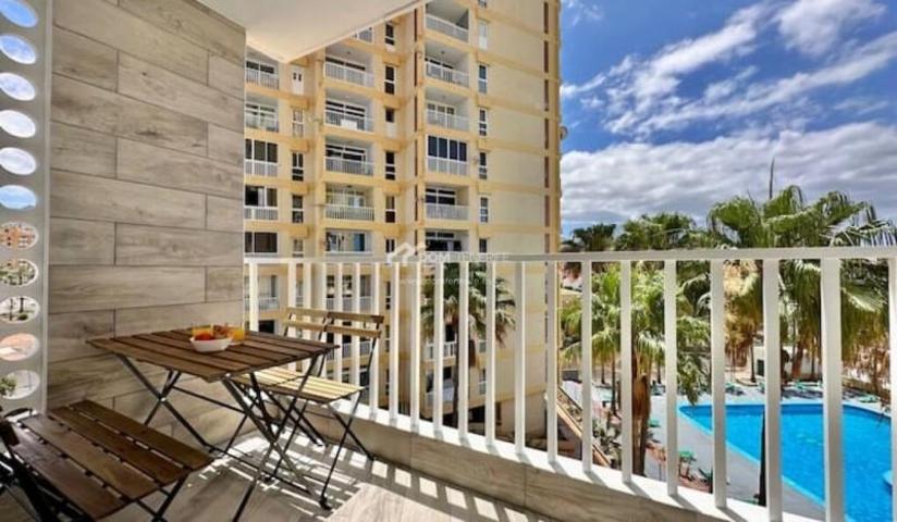 Piso en venta en Arona photo 0