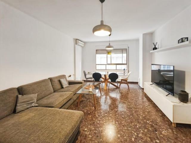 Piso en venta en Almería photo 0