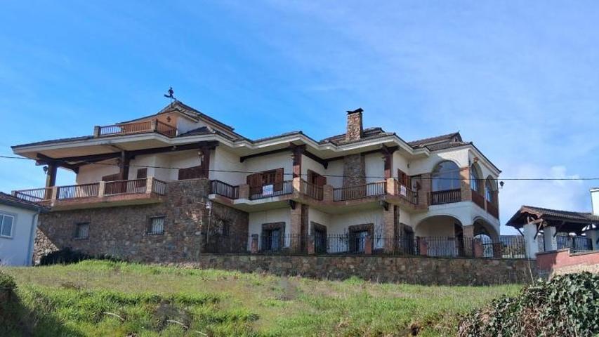 Casa en venta en Sotoserrano, Sotoserrano photo 0