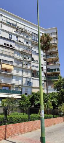 Piso en venta en Sevilla, Nervión photo 0