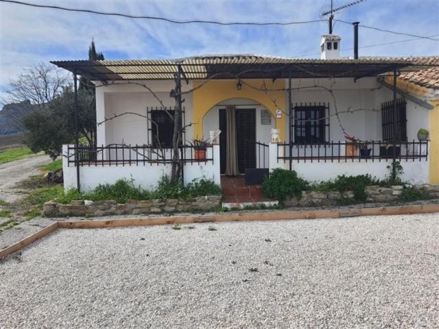Casa con terreno en venta en Ronda photo 0