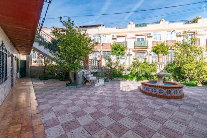 Casa en venta en Vegas del Genil, Ambroz photo 0