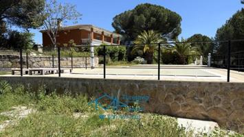 Chalet en venta en El Tiemblo photo 0